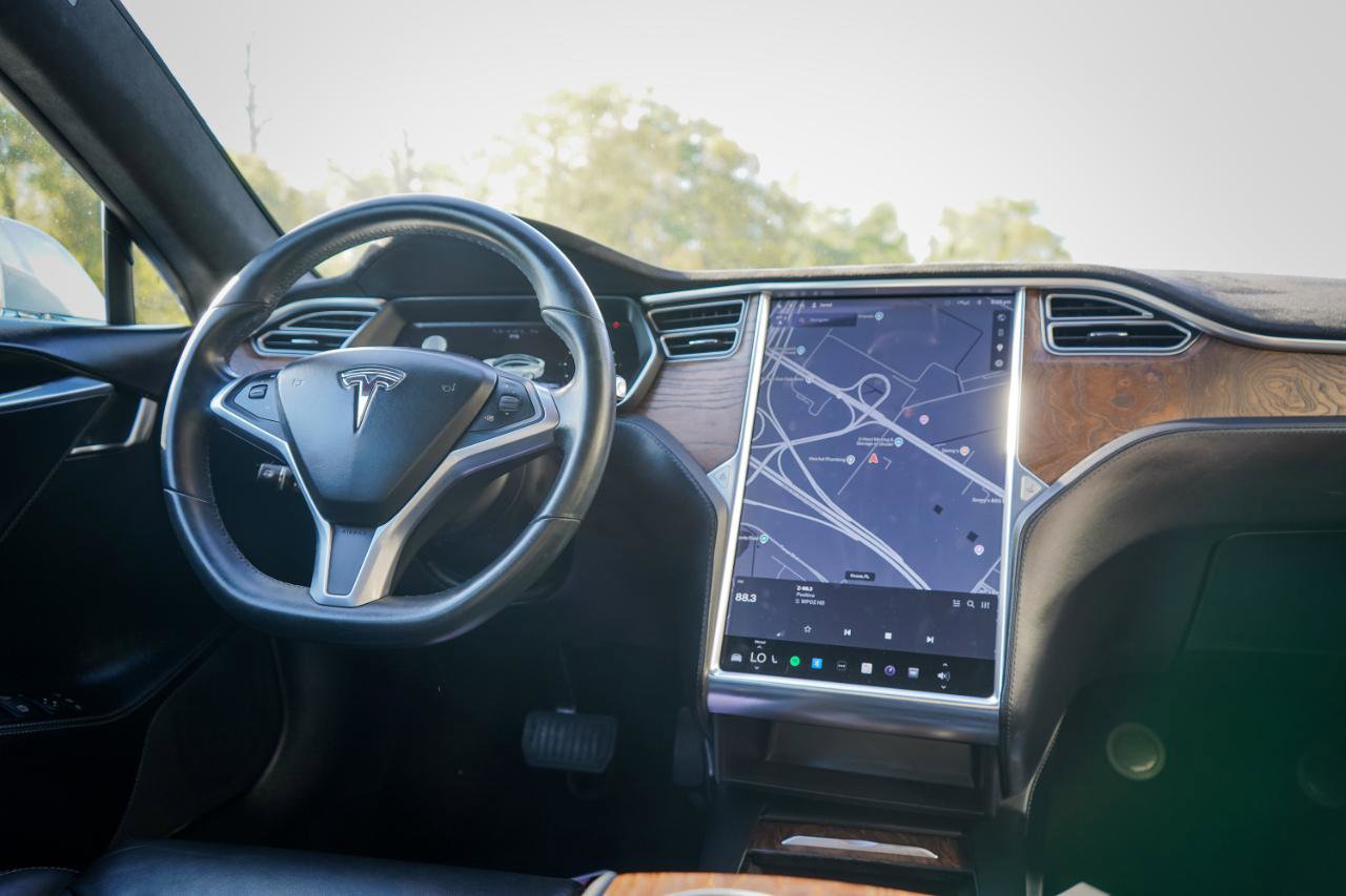 Used 2017 Tesla Model S 75 image 10