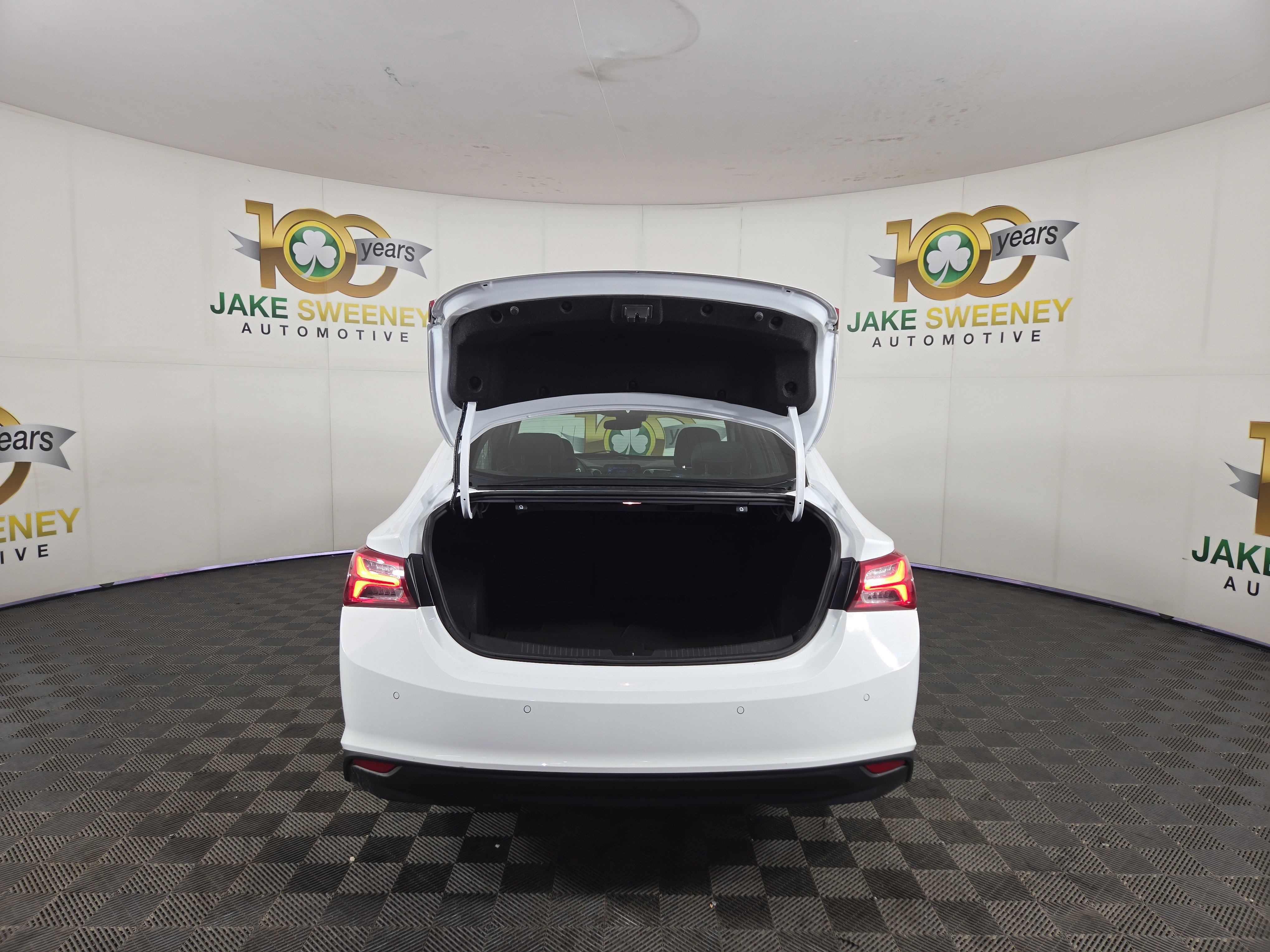 Used 2024 Chevrolet Malibu LT w/ Sport Edition image 32