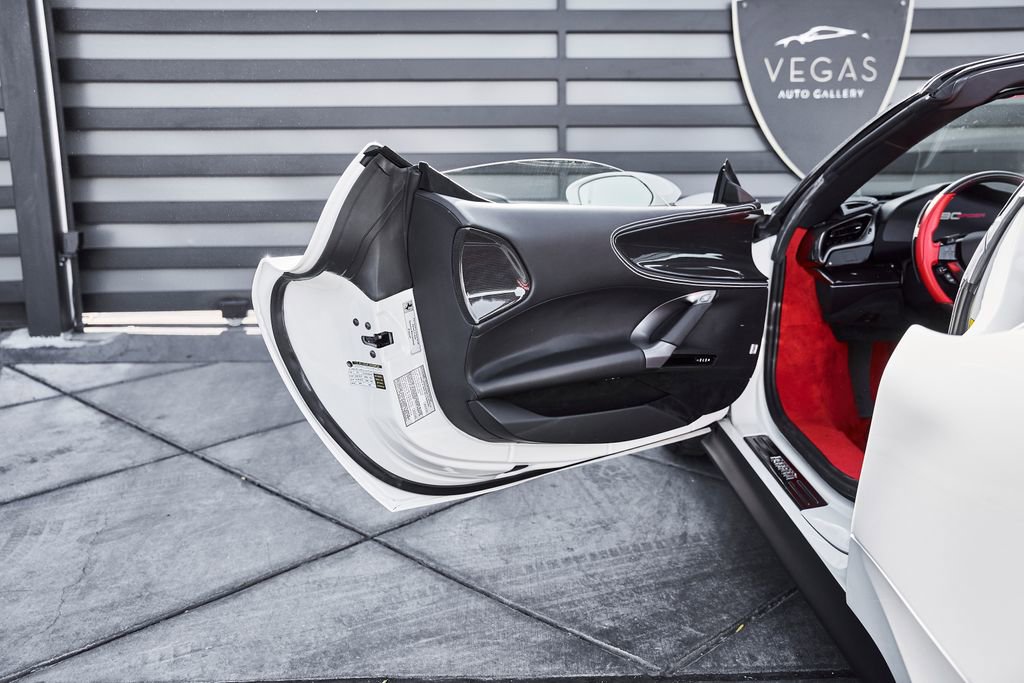 Used 2025 Ferrari SF90 Spider AWD/4WD image 32