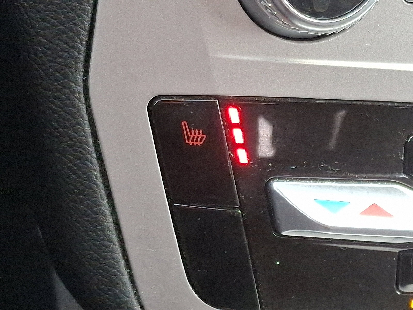 Used 2023 Ford Explorer XLT image 26