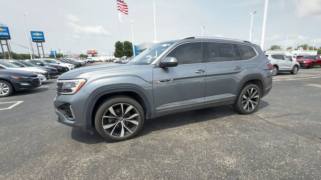 Used 2024 Volkswagen Atlas SEL Premium R-Line AWD/4WD image 4