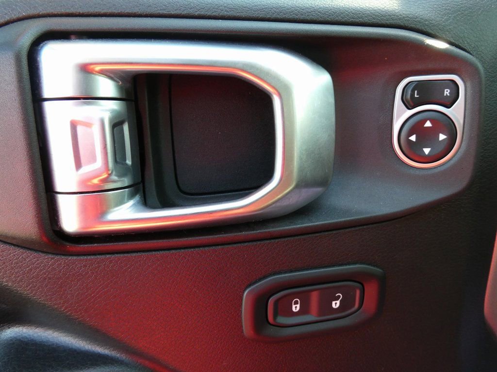 Used 2018 Jeep Wrangler Unlimited Rubicon image 23