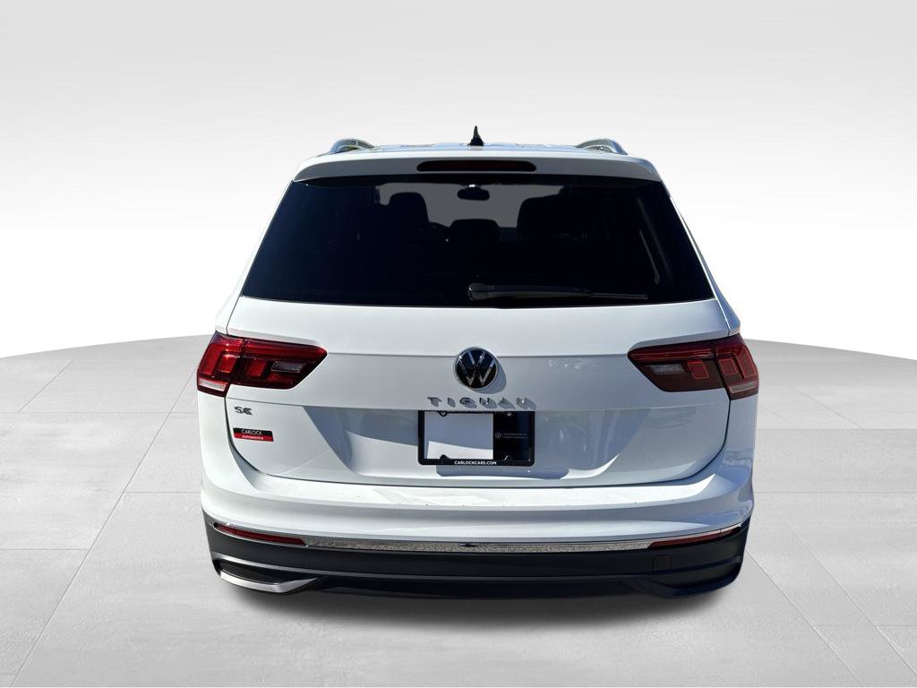 Used 2024 Volkswagen Tiguan SE w/ Panoramic Sunroof Package FWD image 7