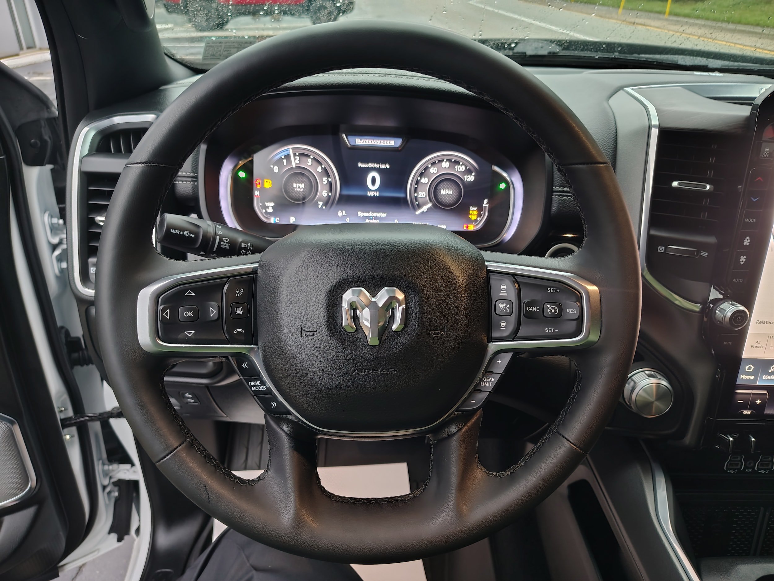 Used 2025 RAM 1500 Laramie AWD/4WD image 26