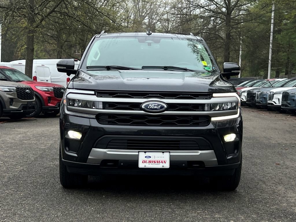 Used 2024 Ford Expedition XLT image 2