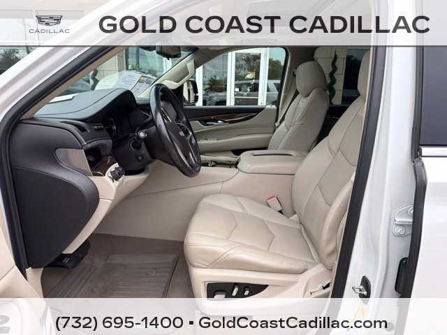 Used 2019 Cadillac Escalade ESV Luxury AWD/4WD image 18
