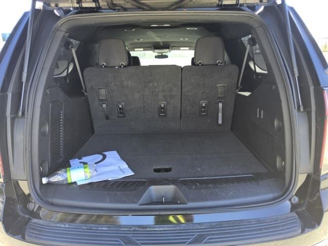 Used 2023 Chevrolet Suburban LS RWD image 3