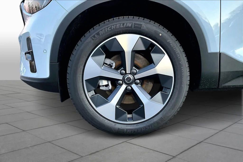 Used 2026 Volvo XC40 B5 Plus w/ Protection Package Premier AWD/4WD image 8