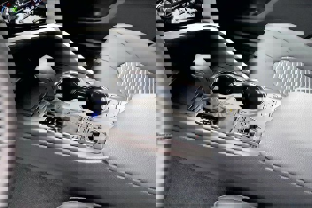 Used 2024 Toyota Camry SE image 17