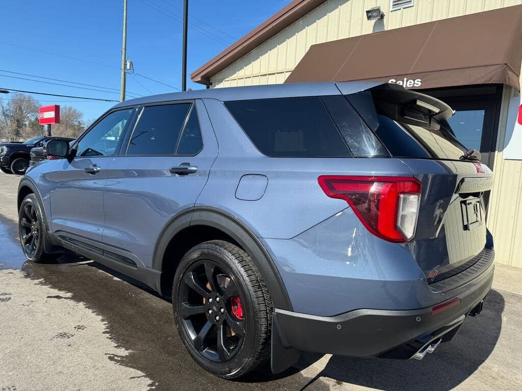 Used 2021 Ford Explorer ST w/ ST Street Pack image 4