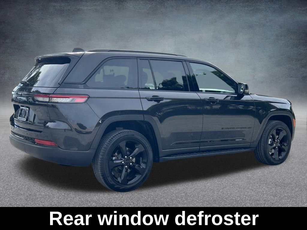 Certified 2024 Jeep Grand Cherokee Limited w/ Black Appearance Package image 7