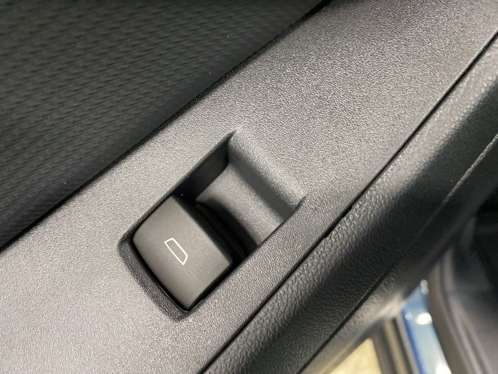 New 2026 Chevrolet Equinox LT w/ Convenience Package II AWD/4WD image 31