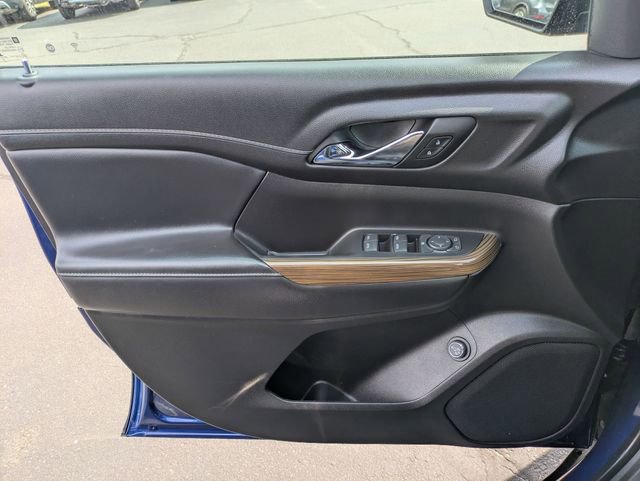 Used 2023 GMC Acadia SLE w/ Driver Convenience Package image 11