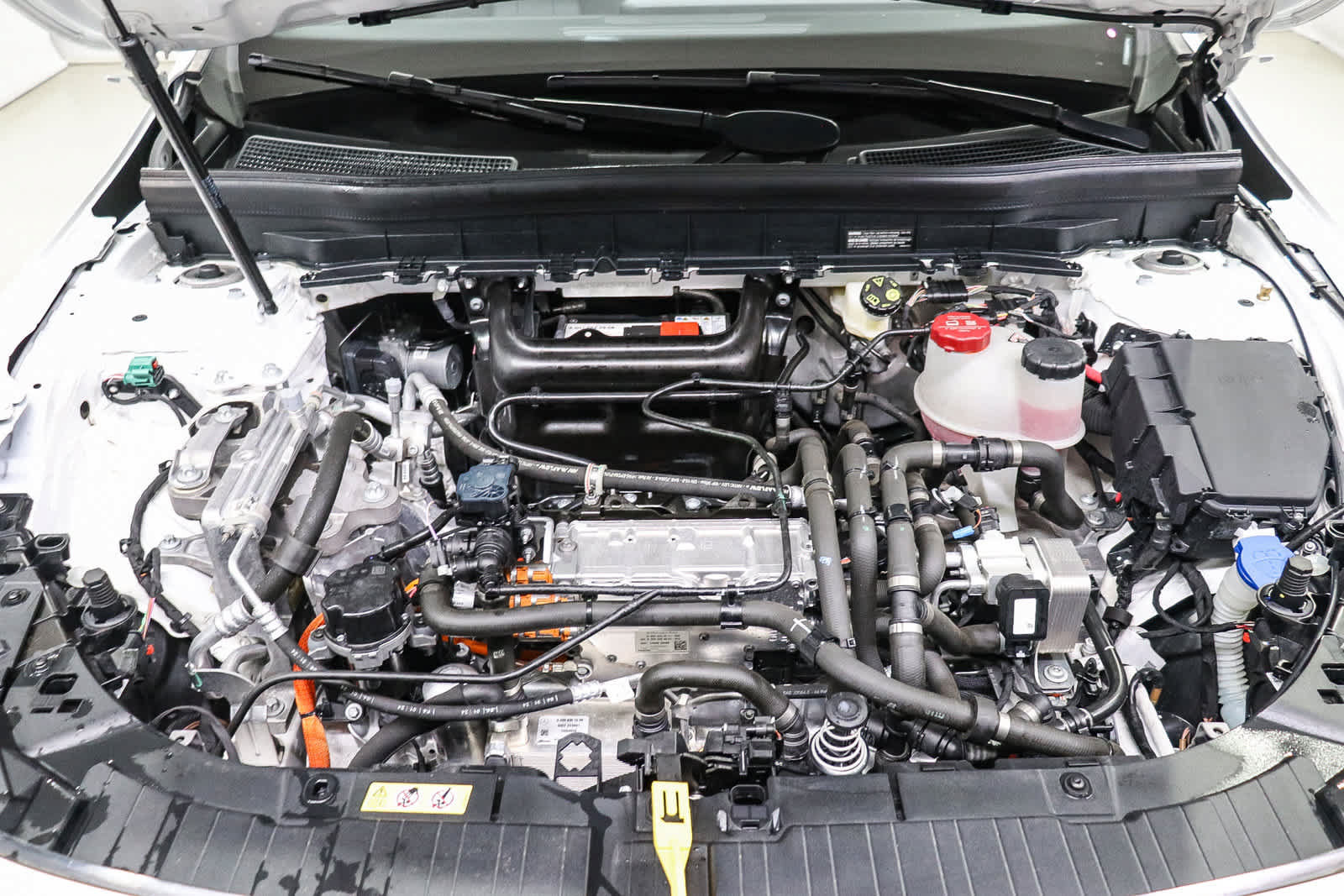 Used 2024 Mercedes-Benz EQB 250+ image 31