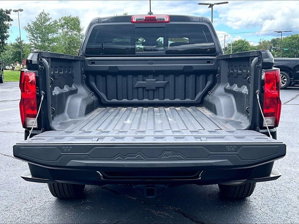 Used 2023 Chevrolet Colorado LT w/ LT Convenience Package II AWD/4WD image 32
