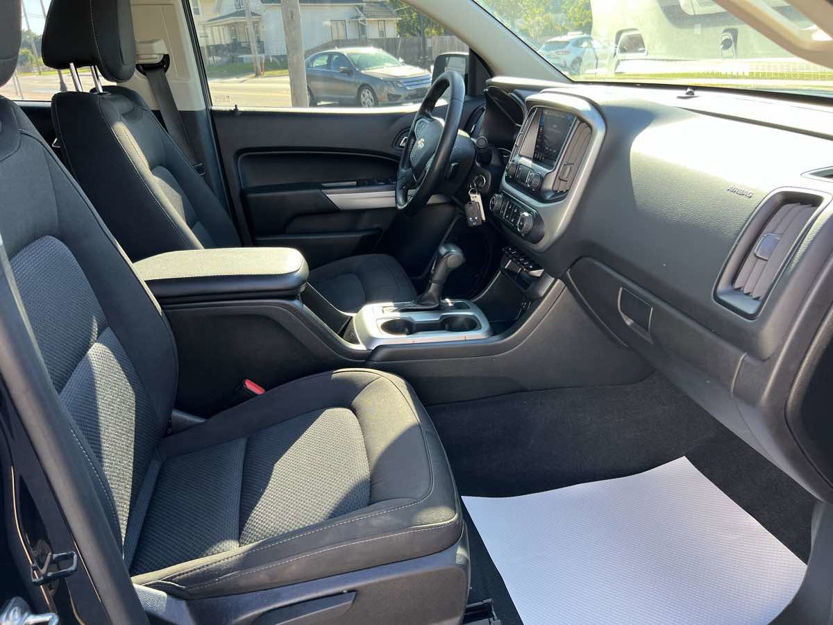 Used 2021 Chevrolet Colorado LT w/ Safety Package image 17