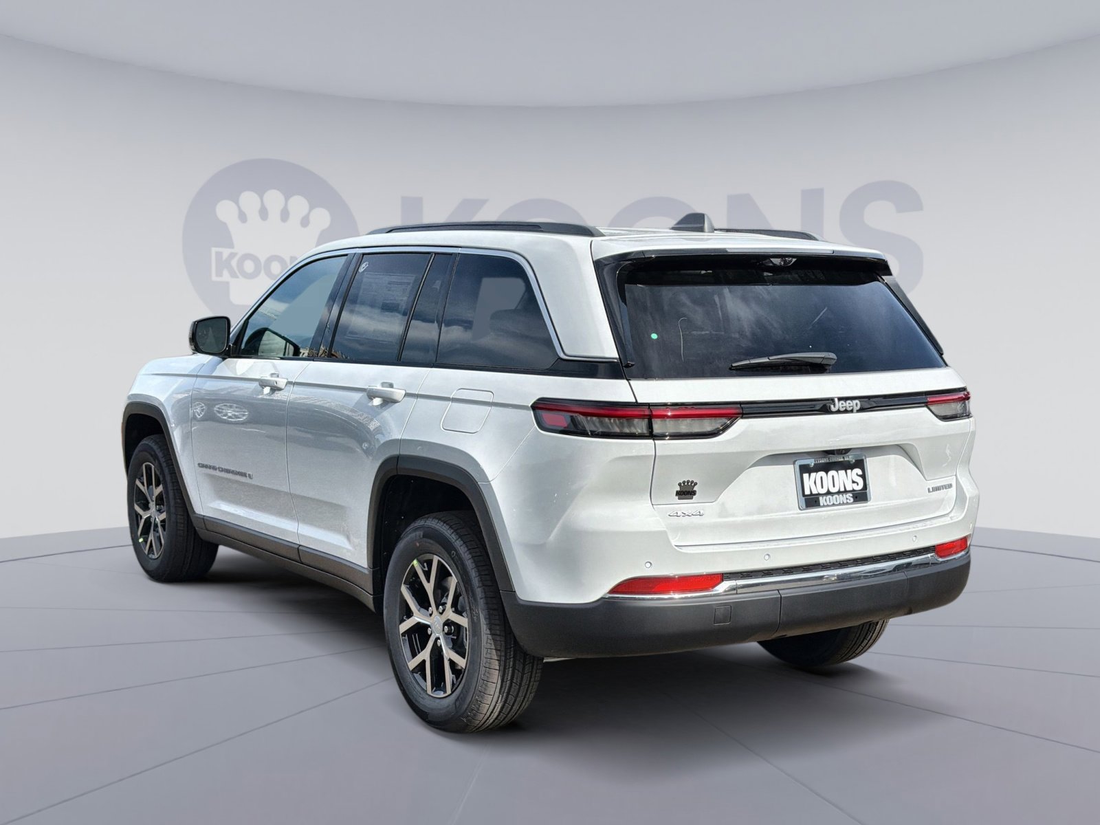 New 2025 Jeep Grand Cherokee Limited w/ Luxury Tech Group II image 4