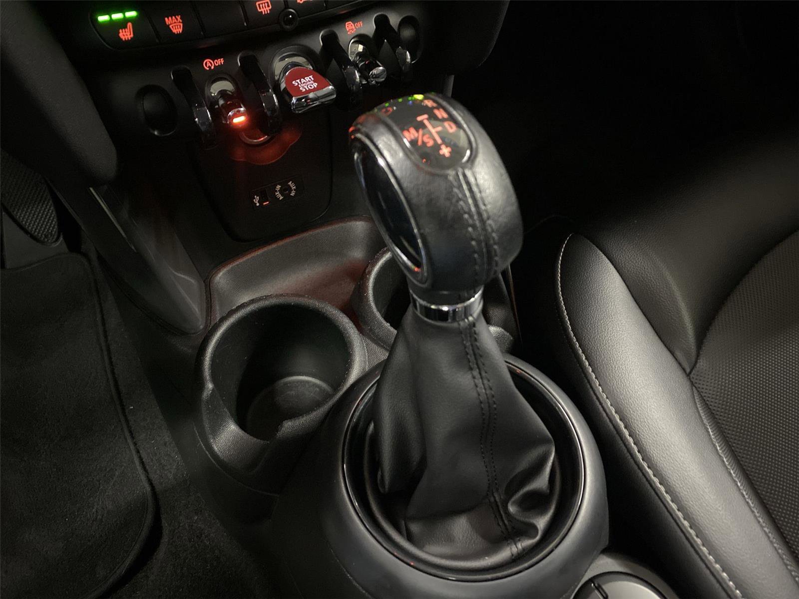 Used 2018 MINI Cooper 4-Door Hardtop image 24