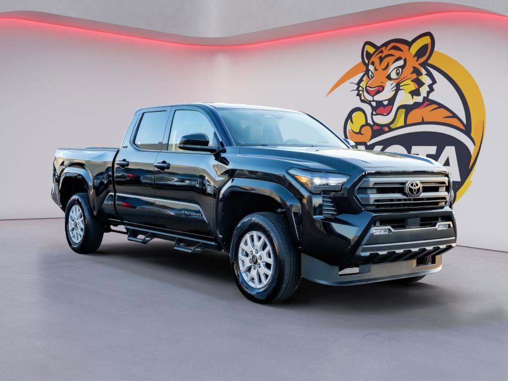 Certified 2025 Toyota Tacoma SR5 AWD/4WD image 3