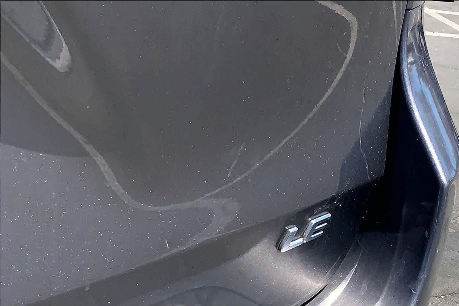 Used 2018 Toyota Sienna LE w/ Carpet Mat Package FWD image 9