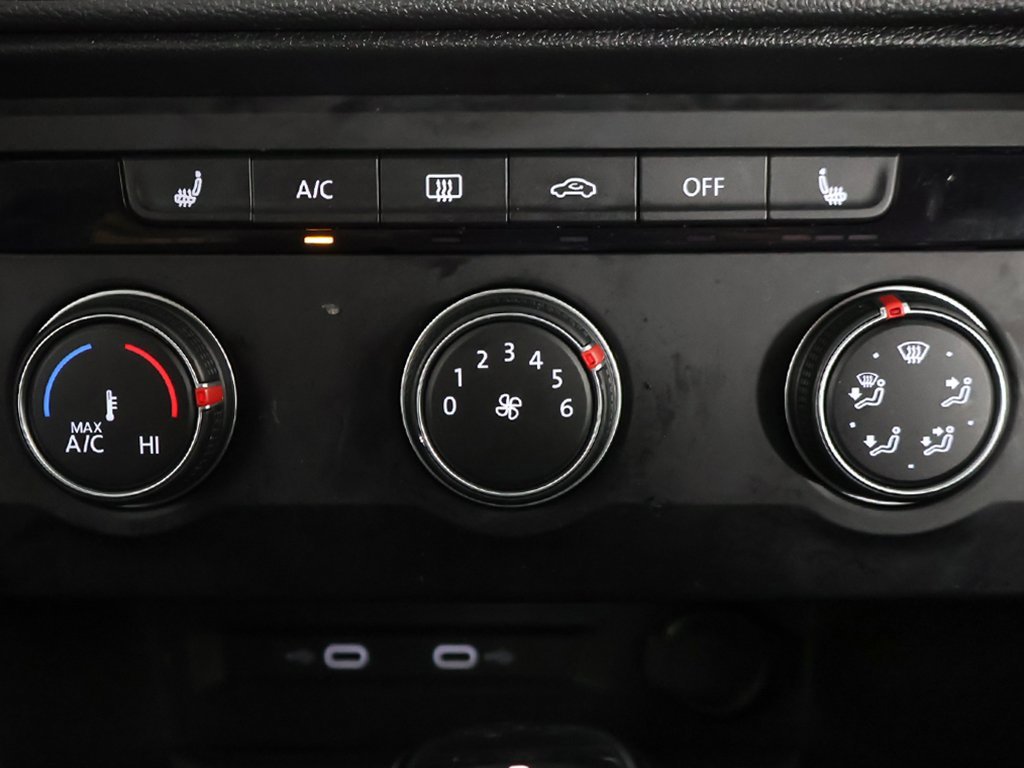 Used 2022 Volkswagen Taos SE image 43