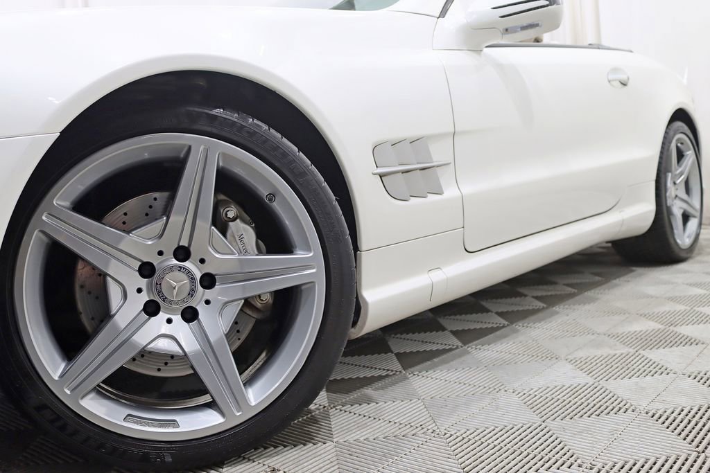 Used 2011 Mercedes-Benz SL 550 image 5