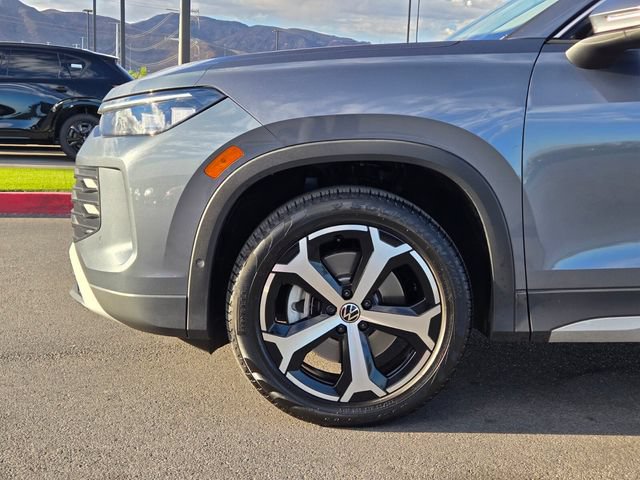 Used 2025 Volkswagen Tiguan SE AWD/4WD image 9