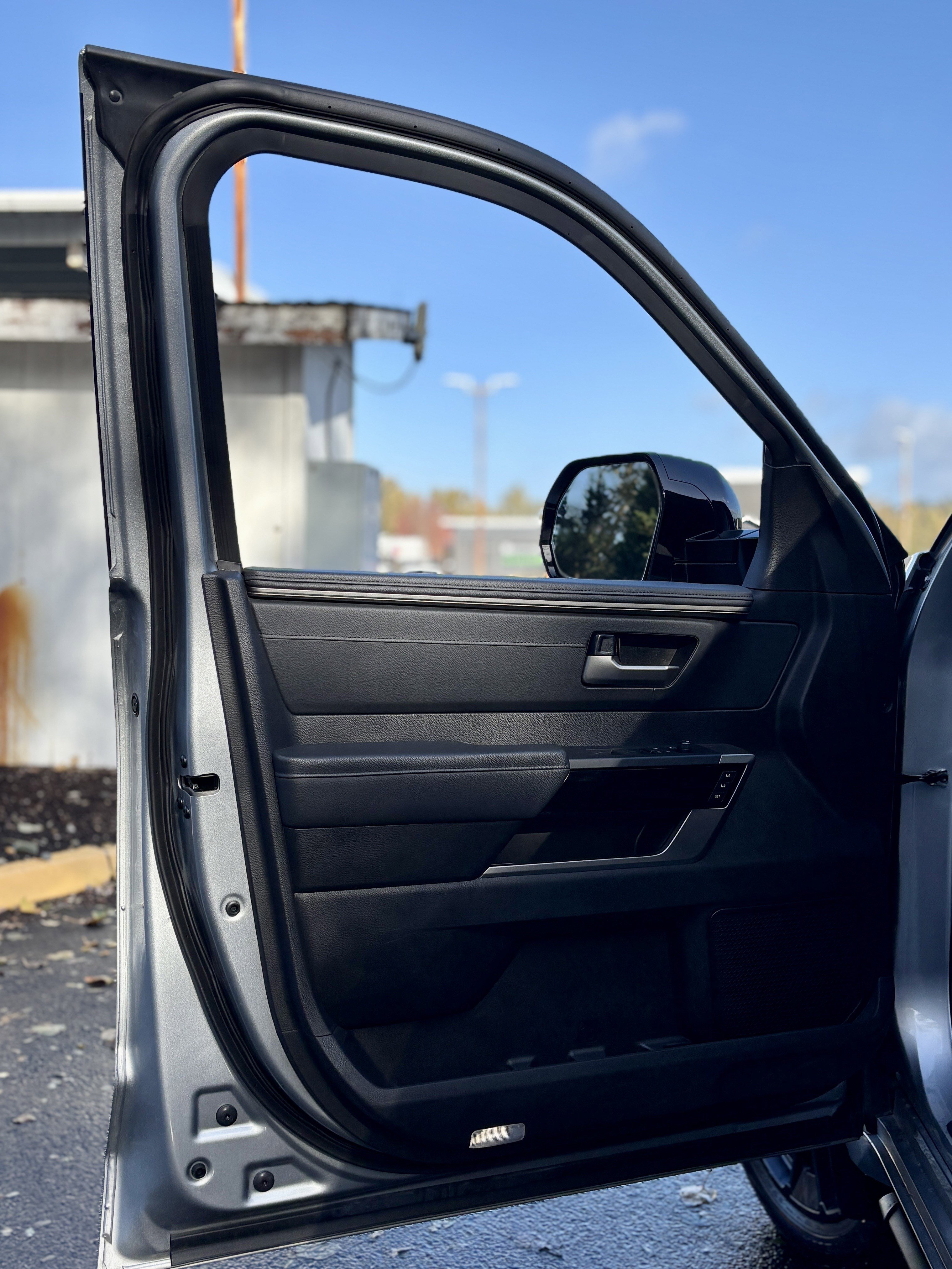 Used 2024 Toyota Tundra Limited image 25