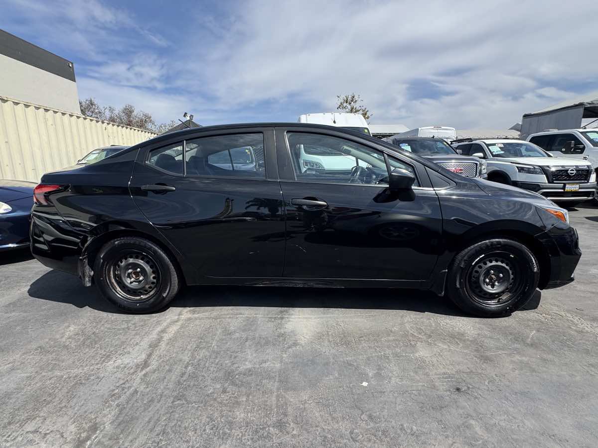 Used 2021 Nissan Versa S FWD image 6