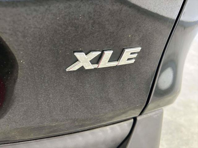 Certified 2021 Toyota RAV4 XLE w/ Convenience Package FWD image 11