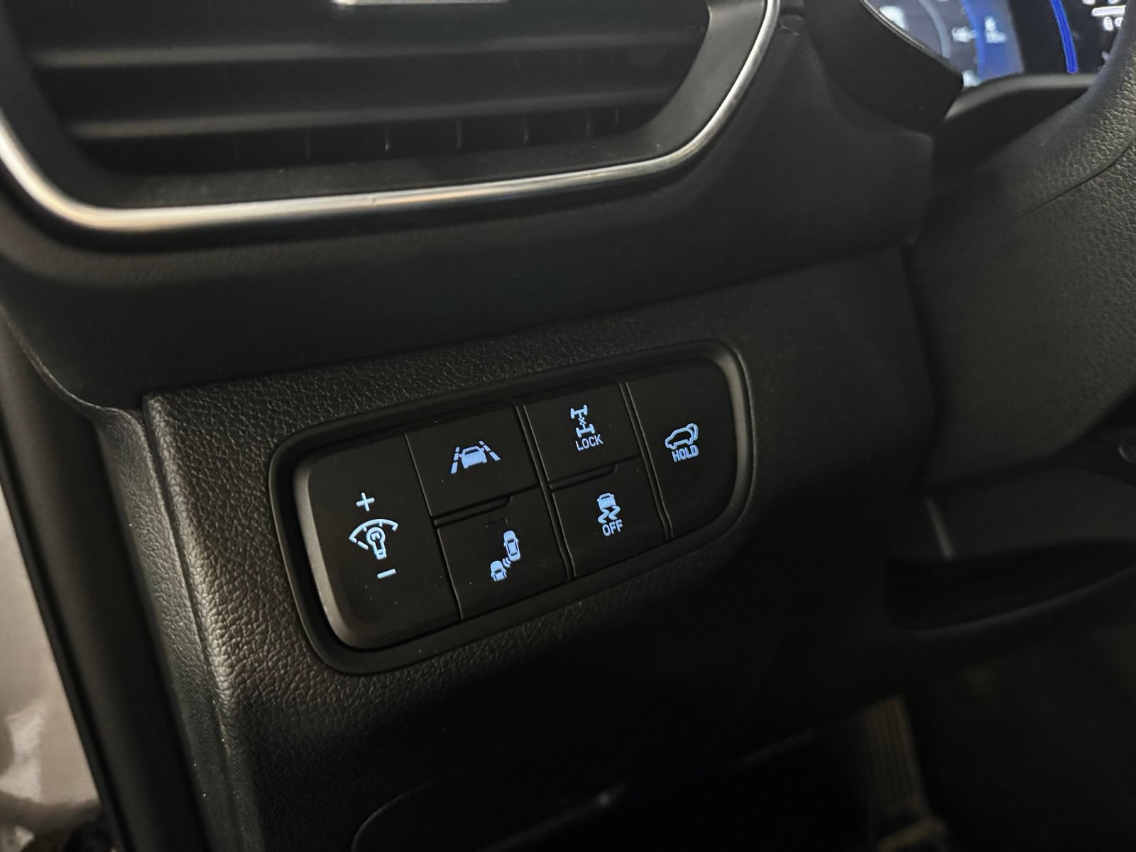 Used 2020 Hyundai Santa Fe Limited AWD/4WD image 31