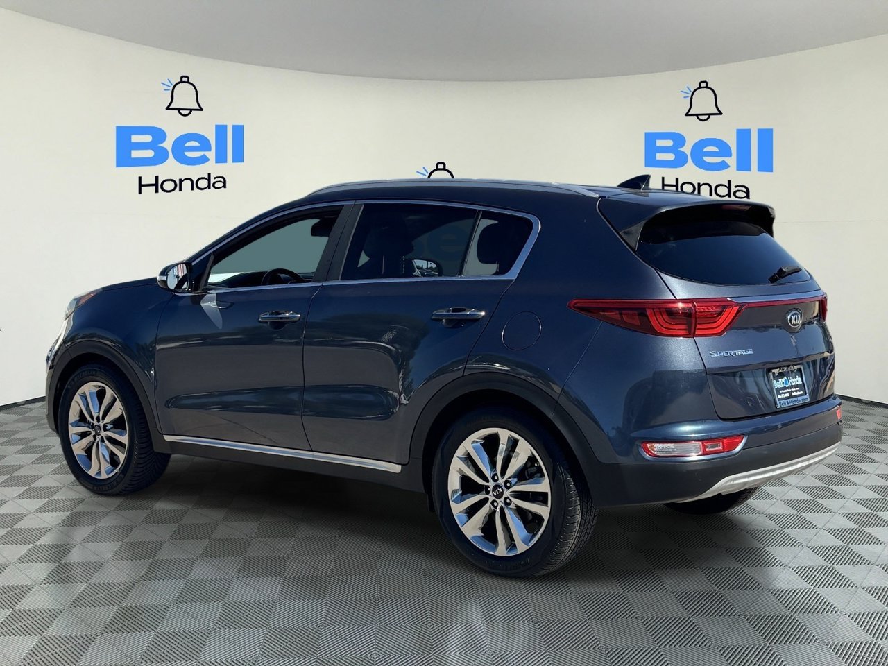 Used 2019 Kia Sportage EX w/ EX Sport Appearance Package FWD image 3