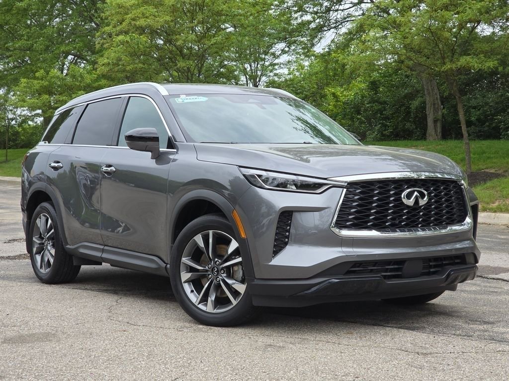 Certified 2025 INFINITI QX60 Luxe image 2