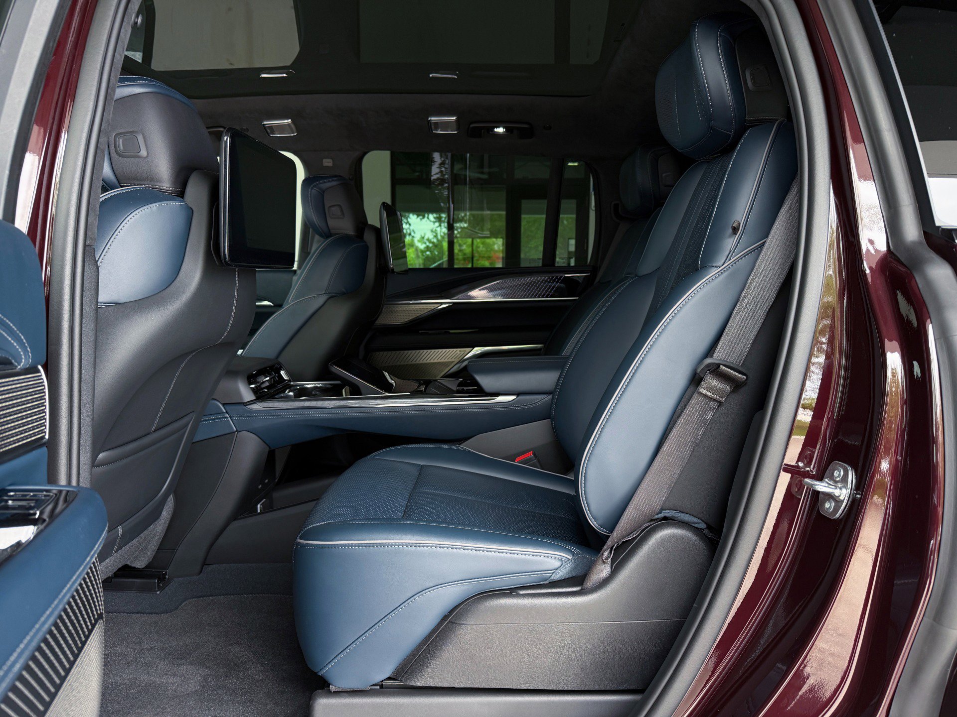 Used 2025 Cadillac Escalade IQ Sport 2 image 34