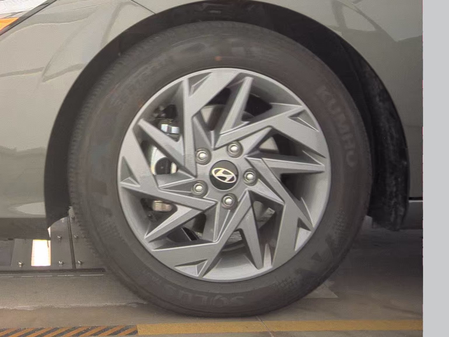 Used 2026 Hyundai Elantra Hybrid FWD image 28