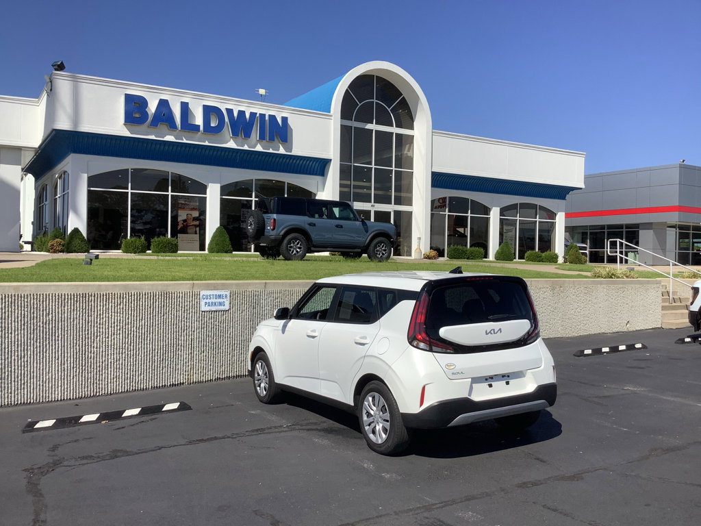 Used 2024 Kia Soul LX image 5
