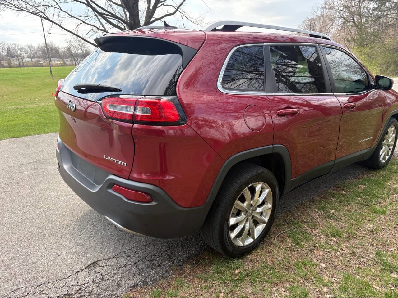Used 2014 Jeep Cherokee Limited image 9