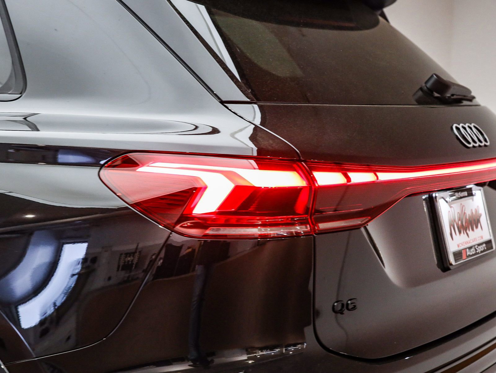 New 2025 Audi Q6 e-tron Premium Plus AWD/4WD image 13