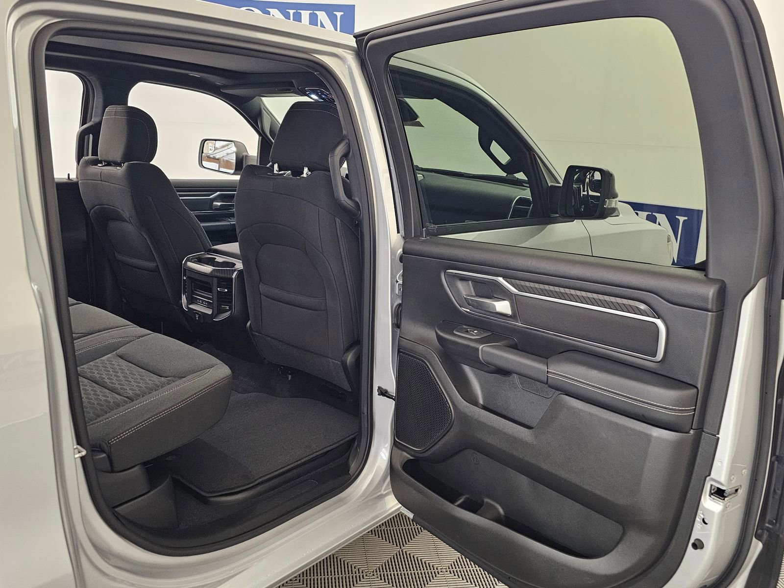 New 2026 RAM 1500 4x4 Crew Cab image 31