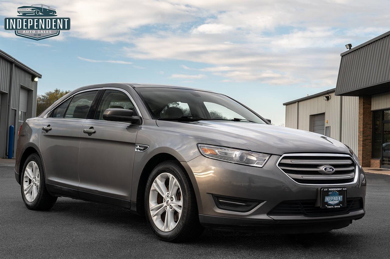 Used 2013 Ford Taurus SEL image 1