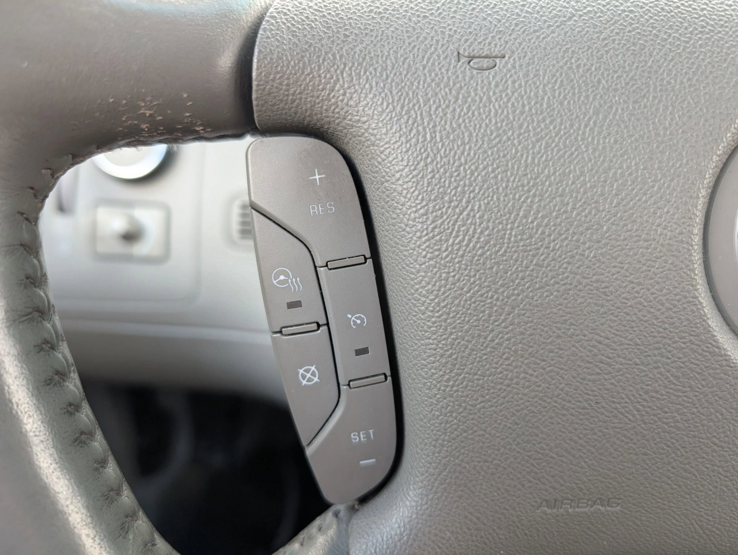 Used 2011 Cadillac DTS Premium image 19