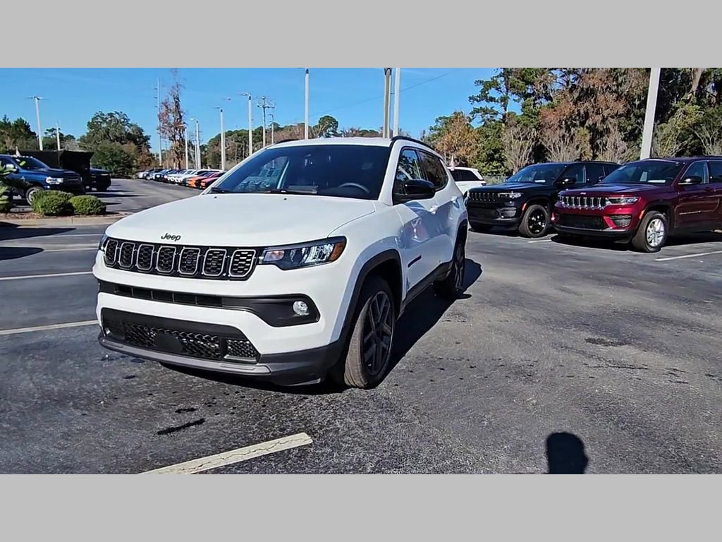New 2026 Jeep Compass Latitude image 39