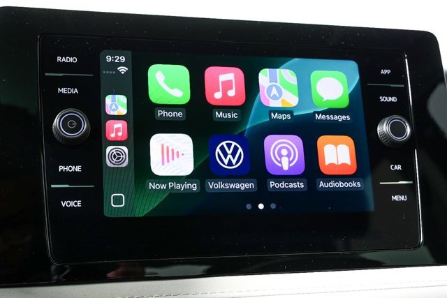 New 2026 Volkswagen Taos SE image 15