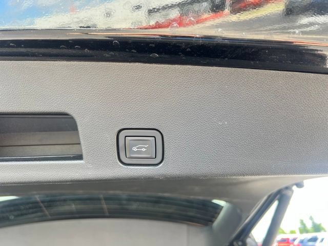 Used 2024 Chevrolet Traverse Z71 AWD/4WD image 17
