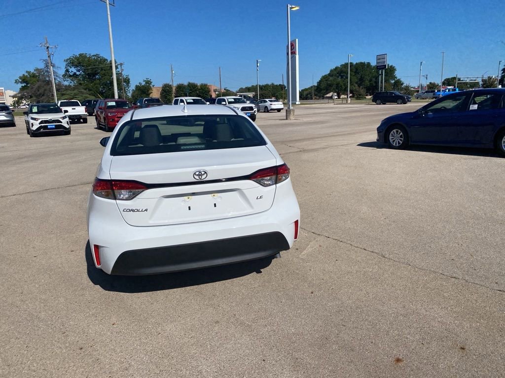 Used 2025 Toyota Corolla LE image 10