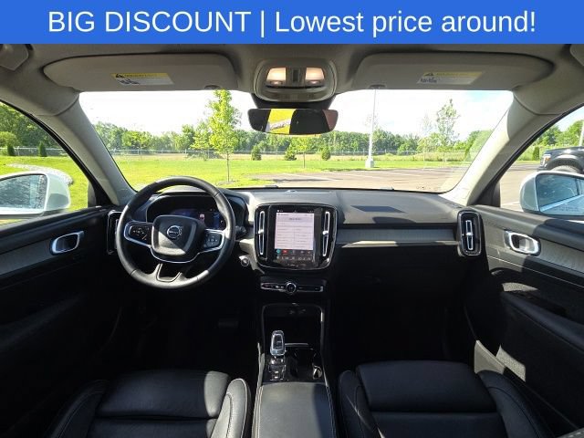 Used 2023 Volvo XC40 B5 Plus AWD/4WD image 22