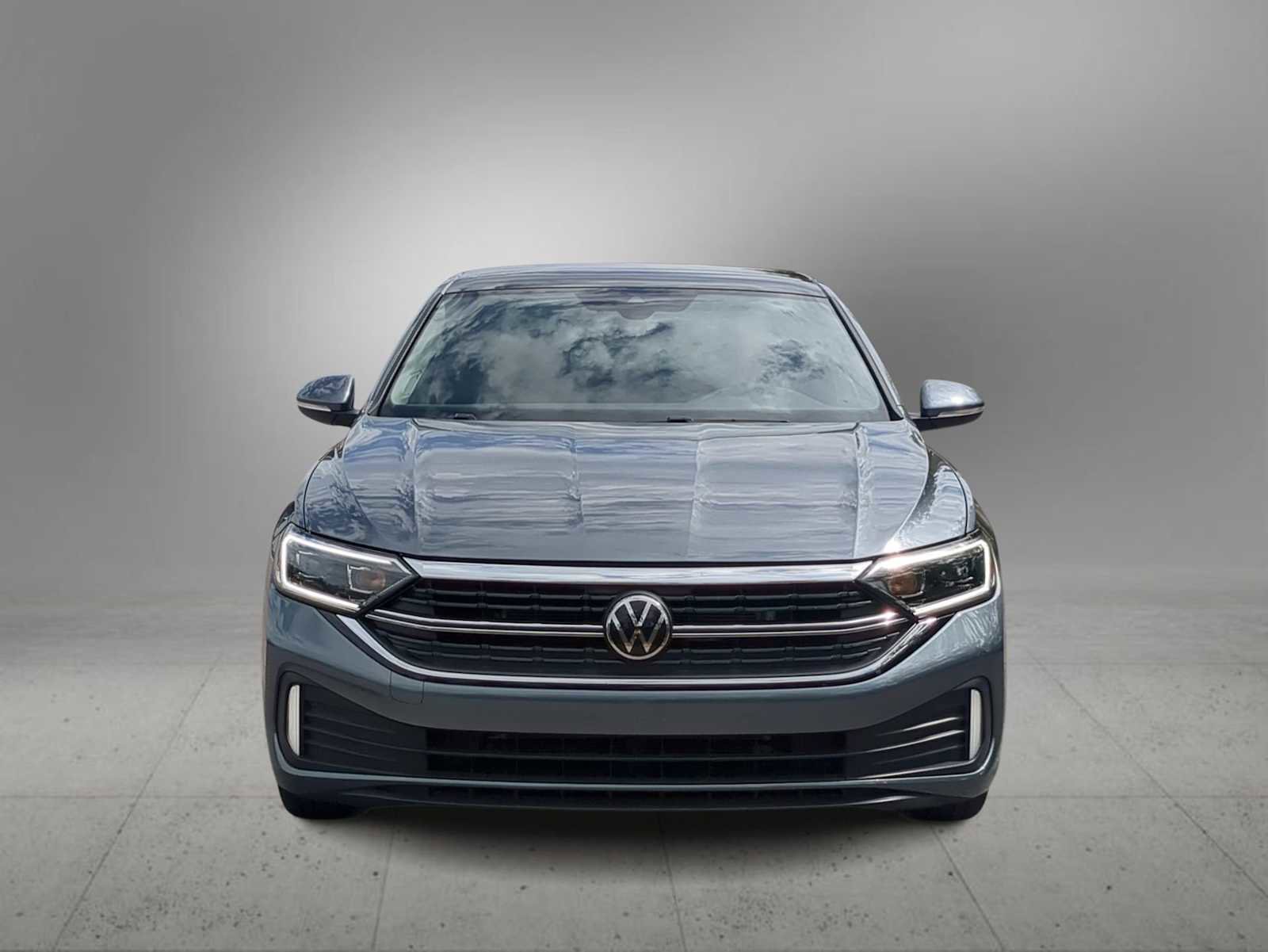 Used 2024 Volkswagen Jetta SEL image 3