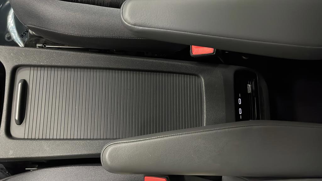 Used 2022 Volkswagen ID.4 Pro image 19