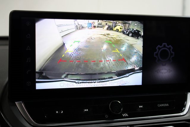 Used 2024 Nissan Altima 2.5 SR w/ SR Premium Package image 17