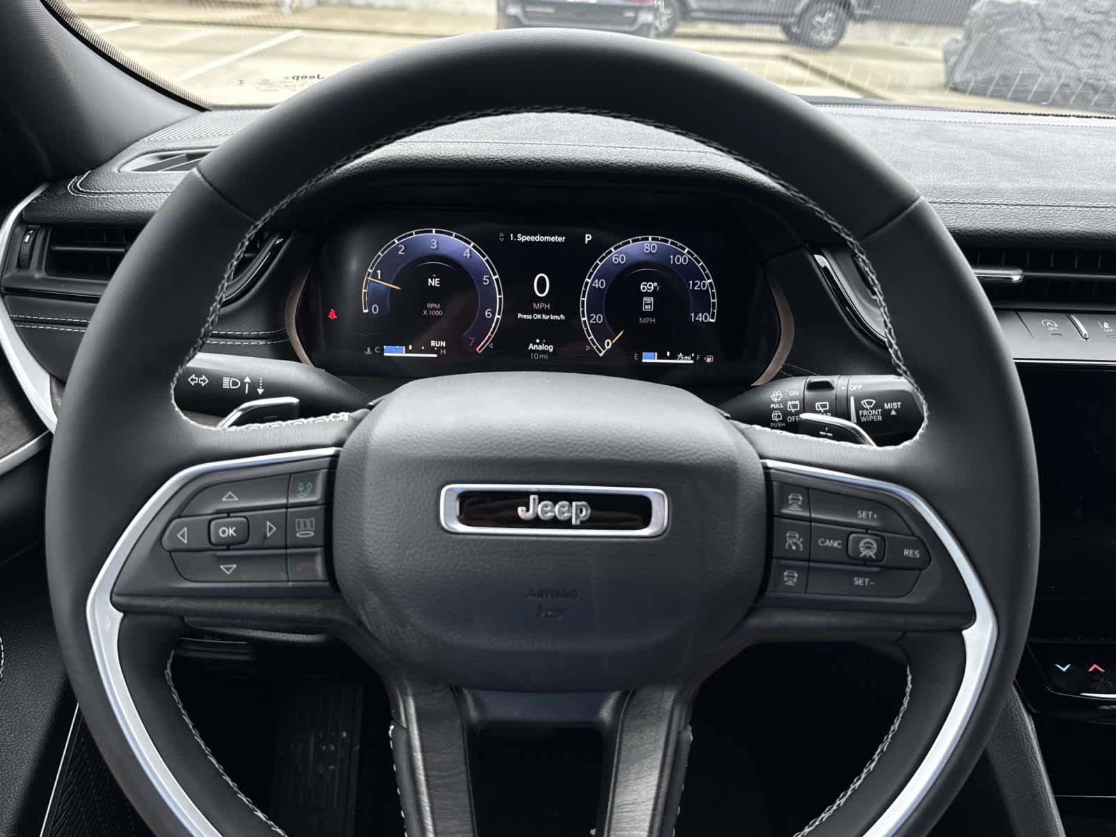 New 2026 Jeep Grand Cherokee Limited w/ Luxury Tech Group II RWD image 18